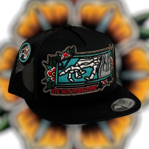Gorra Tatuaje Tradicional It's Not Your Time No Es Tu Momento - Image 10